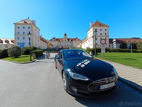 Tesla Model S 85 7 miest - 2