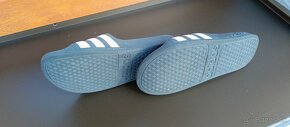 Predám chlapčenské šľapky Adidas 35 - 2