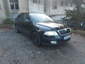 Predam skoda octavia 1.6 benzin. Sedan - 2