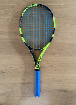 Juniorská tenisová raketa (Babolat Pure Aero) - 2