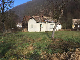 Predám malý domček v pôvodnom stave v obci Striežovce - 2
