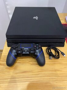 Predám Playstation 4 pro - 2