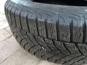 zimné pneu Goodyear 215/65R16 - 2