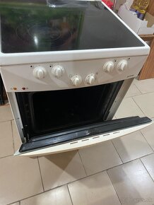 Sklokeramicky sporak. GORENJE - 2