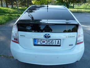 Toyota Prius VVT-i Hybrid SD - 2