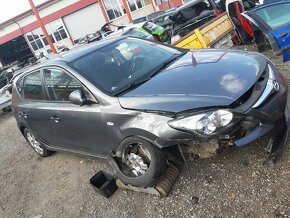 Hyundai i30  1,6CRDi 59KW - 2