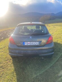 Peugeot 207 1.4 benzin - 2