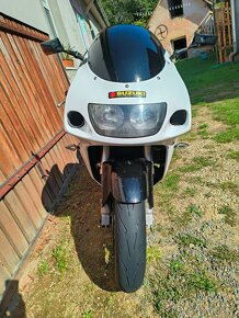 Suzuki GSXR 750 srad - 2