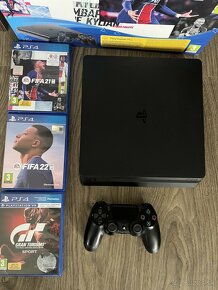 Predam PS 4 Slim, top stav - 2