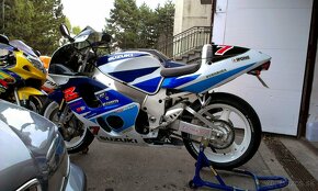 Suzuki gsxr 750 srad - 2