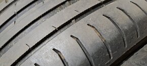 Predám 4ks jazdené letné 235/40r19-96Y Nokian - 2