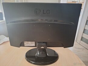 LG monitor 22'' FLATRON W2243T-PF - 2