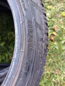 Predám pneumatiky 205 /50 R17 2ks zimné - 2