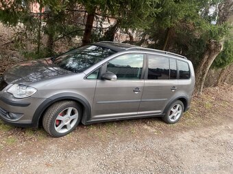 Volkswagen Touran cross - 2