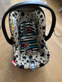 Autosedacky cybex cloud z 1 a isofix baze Karolina Kurkova - 2