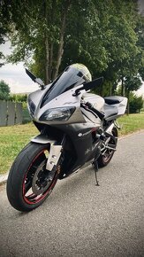 Yamaha r1 - 2