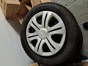 Pneu 195/65 R15 s diskami a puklicami - 2