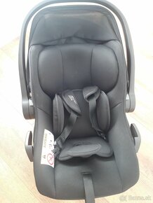 Britax Römer Baby-Safe Core 40-83cm Space Black vajíčko + Is - 2