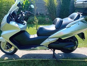 Honda Silver Wing 600 - 2