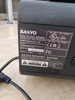 Sanyo PLC-XP200L Projektor - 2