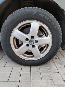 Octavia 1 disky 195/65 R15 original - 2