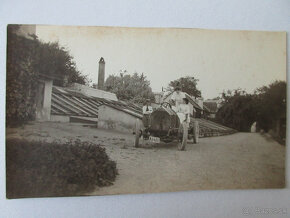 Fotografie r. 1909 Rusovce, rodina Czullik, v automobile - 2