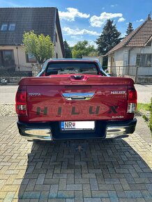 Toyota Hilux DC 2.4 l D-4D INVINCIBLE 4x4 A/T - 2