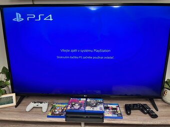 Playstation 4 slim - 2