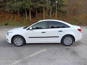 Chevrolet Cruze 1.6 benzín v TOP stave - 2