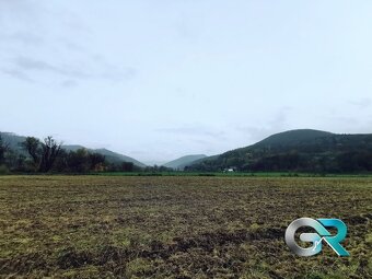 Ponúkame Vám na predaj rovinatý, slnečný pozemok, ornú pôdu  - 2