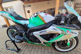 Suzuki GSX-R750 - 2