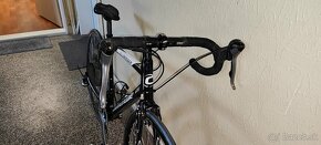 Predám cestný bicykel Cannondale Synapse,kolesá 28" - 2