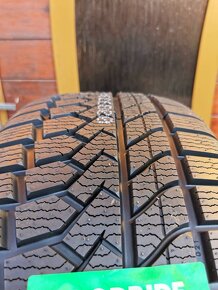 Goodride 235/45 R18 98V nové zimné pneumatiky - 2