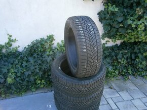 Predám 4x zimné pneu Goodyear 215/55 R17 98VXL - 2