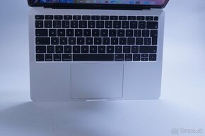 ZÁRUKA/MacbookAir 13.3"/I5 1.6GHZ/16GB RAM/256GB SSD - 2