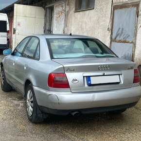 Audi A4 B5 1.6 - pojazdné, už bez STK - 2