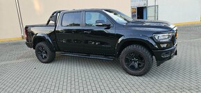 DODGE RAM 1500 SPORT 5.7 HEMI 4X4 NAJETO JEN 35tys km - 2