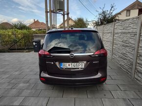 Opel Zafira Tourer - 2