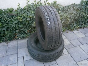 Predám 2x celoročné pneu Continental 225/70 R15C 112/110R - 2