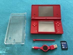 Nintendo DSi hacknute, so 4 GB kartou plnou hier - 2