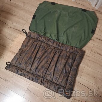 Podložka pod rybu Fox Camo Mat - 2