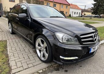 Mercedes-Benz Třídy C C220 CDI 4MATIC EDITION C nafta - 2