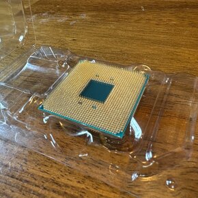 AMD Ryzen 5 2400G - 2