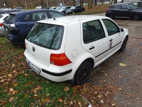 GOLF IV 1.4 55Kw rok v.2001 BRATISLAVA - 2