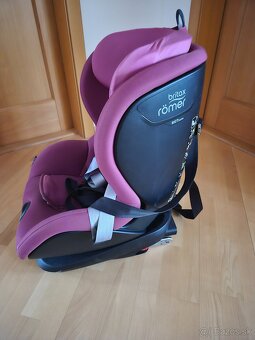 Britax Römer Trifix i-size - farba magenta - 2