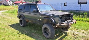 Rozpredam jeep cherokee xj,zj 2.1td  2.5td. 4.0. 5.2 - 2