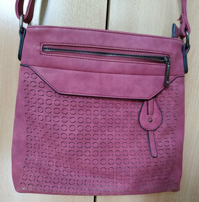 Červená crossbody kabelka - 2