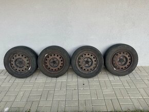 Zimné gumy Continental a plechové disky 185/65 R15 - 2