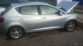 Seat Ibiza 1,2 benzin,2010,havarovane - 2