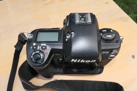 Nikon D1X profesionálny DSLR fotoaparát + 2 batérie - 2